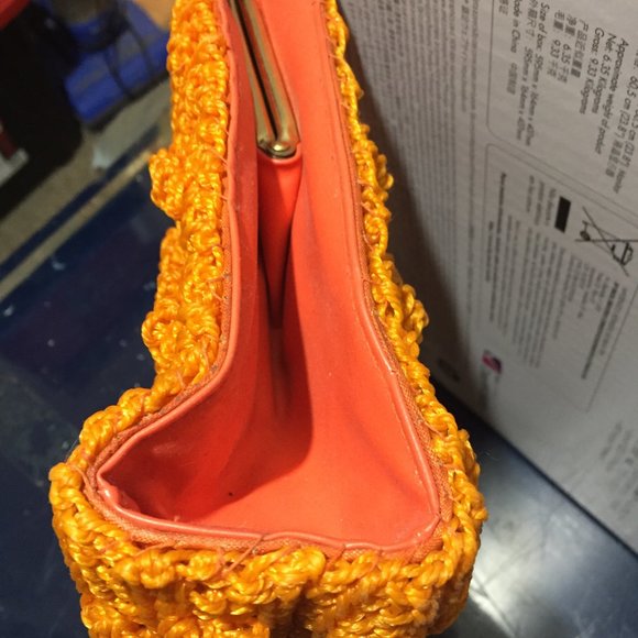 VINTAGE HAND KNITTED POPCORN SMALL HANDBAG - Picture 3 of 10